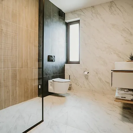 Apartment Avalanche *